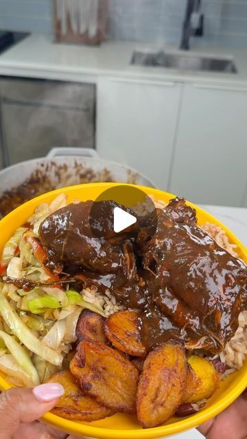 Jamaican Recipes Chicken, Brown Stew Chicken Jamaican, Stewed Chicken Jamaican, Toni Chapman, Jamaican Brown Stew, Jamaican Brown Stew Chicken, Brown Stew Chicken, Stew Chicken, International Dishes