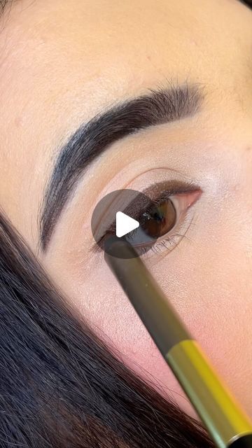 Puja on Instagram: "This has been my MOST USED Kajal
It’s a 
✅ dual end
✅ affordable
✅ creamy
✅ highly pigmented Kajal

COMMENT FOR LINKS🤎

Perfect smokey liner for all brown eyes
Looks perfect on all Indian eyes brown to black 🖤🤎
.
.
.
#kajalmakeup #brownkajal #kajal #eyemakeup #easymakeup" Kajal Eyes Indian, Kajal On Eyes, Kohl Kajal Eye Makeup, Brown Kajal Eyes, Kajal In Eyes, White Kajal, Lakme Eyeconic Kajal, Indian Eyes, Chinese Makeup