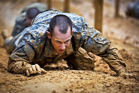 Good to know: Advice for new Soldiers Joining the Army | Make it Through Army Basic Training Army Motivation, Soldier Training, Army Boot Camp, Army Basic Training, Fort Benning, Army Training, Basic Training, Combat Training, Military Mom