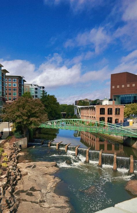 Falls Park Greenville Sc, South Carolina Greenville, Anderson South Carolina, South Carolina Aesthetic, North Greenville University, Greenville North Carolina, Anderson University, Early 20s, East Coast Travel