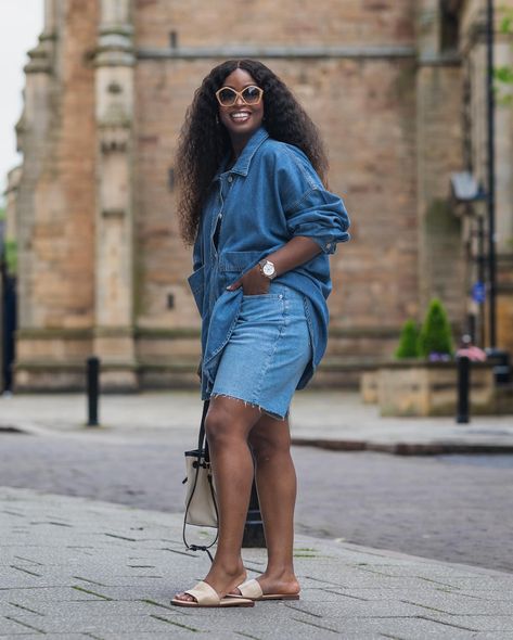 Issa mini denim street style thread courtesy of @amazonthedrop 🥰 Which look is your vibe?😉 The @amazonthedrop denim capsule collection is… | Instagram Looks Total Jeans, Closet Upgrade, Cute Baddie Outfits, Curvy Casual Outfits, Denim On Denim Looks, Denim Street Style, Jean Skirts, Denim Outfits, African Fashion Modern