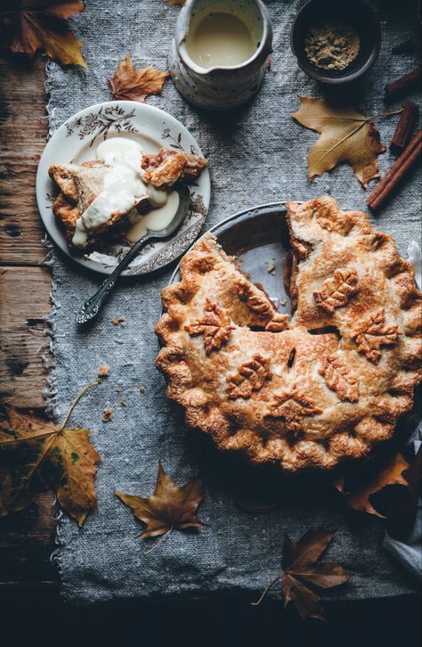 Winter Food Photography, Autumn Food Photography, Double Pie Crust Recipe, Swedish Aesthetic, Holiday Cake Recipes, Double Pie Crust, Chai Latte Recipe, Mini Pie Recipes, Call Me Cupcake