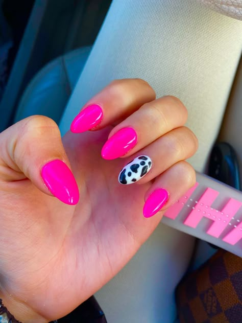 Pink And Cowprint Nails, Hot Pink Nails With Cow Print, Pink And Cow Nails, Preppy Western Nails, Cowgirl Barbie Nails, Hot Pink Cow Nails, Hot Pink And Cow Print Nails, Preppy Cowgirl Nails, Pbr Nails