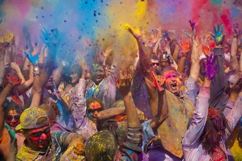 Hindu spring festivals increase in popularity and welcome non-Hindus The Color Run, Happy Holi Wishes, Holi Party, Holi Images, Holi Wishes, Holi Colors, Holi Celebration, Hindu Festivals, Holi Festival