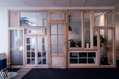 Window's wall for ubeeqo office in Bruxelles.  Design and realisation by COLORS OF REUSING © #upcycling #design Old Window Upcycle, Window Upcycle, Recycled Windows, Glass Panel Wall, Leadlight Windows, Upcycling Design, Faux Walls, Hanging Room Dividers, Window Projects