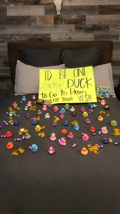 Cute Promposal Ideas, Cute Promposal, Sadie Hawkins Proposals, Girl Ask Guy, Creative Prom Proposal Ideas, Sadies Proposal, Cute Hoco Proposals, Prom Invites, Homecoming Poster Ideas