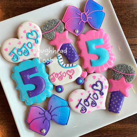 Jojo Siwa Cookies, Jojo Siwa Birthday Party Ideas, Jojo Siwa Birthday Cake, Jojo Siwa Birthday, Sleepover Birthday Parties, 5th Birthday Party Ideas, Jo Jo, Creative Cookies, Toddler Birthday