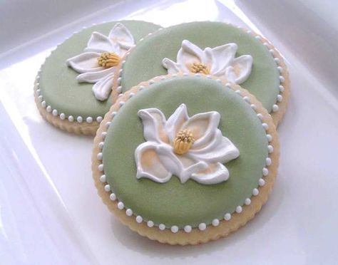 cookie Iced Biscuits, Pretty Cookies, Beautiful Cookies, Tea Sandwiches, Flower Cookies, Cookie Inspiration, Classic Cookies, Valentine Cookies, Iced Cookies