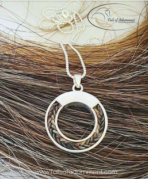 Horse Hair Keepsakes Diy, Hair Keepsake Jewelry, Horse Memory Ideas, Resin Horse Hair, Horse Memorial Ideas Hair, Horse Hair Keepsake Ideas, Horse Hair Necklace, Horse Hair Keepsakes, Horse Hair Memorial Ideas