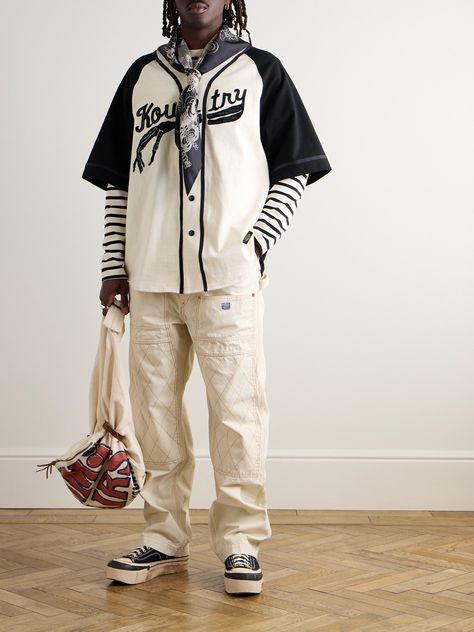 KAPITAL puts its own spin on classic American style. Reimagining the traditional baseball top, this shirt is cut for an oversized fit from cotton-jersey and appliquéd with 'Kountry' at the front and a skeleton motif at the back. Baseball Inspired Outfits, Jersey Fashion Mens, Kith Outfit Men, Oversized Jersey Outfit Men, Japanese Preppy Fashion, Leather Shirt Street Style, Jersey Baseball Outfit, Baseball Shirt Outfit Mens, Baseball Outfits Men