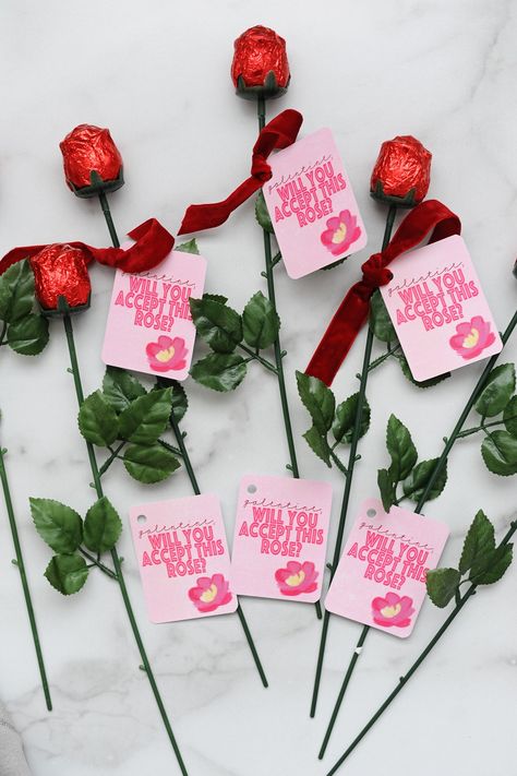 Will you accept this rose free printable Fortune Cookies Recipe, Paper Medallions, Galentines Day Ideas, Chocolate Roses, Printable Valentines Cards, Free Printable Cards, Heart Printable, Eyes Emoji, Valentine Projects