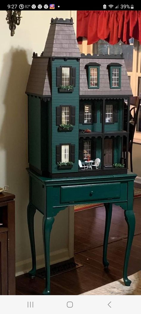 Addams Family Dollhouse, Creepy Dollhouse Aesthetic, Gothic Dollhouse Interior, Gothic Dolls House, Dark Academia Dollhouse, Spooky Doll House, Dollhouse Colors, Adams Family House, Allison Jr Dollhouse