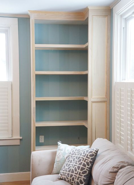 built in bookcase completed Diy Built In Bookcase, Diy Interior Furniture, Corner Built In, Bookcase Diy, Pretty Homes, In Disbelief, Corner Bookshelves, Custom Shelving, Bookshelves Diy