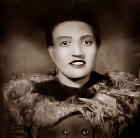 Many of the medical breakthroughs you read and hear about today are largely due to one relatively unknown Black woman: Henrietta Lacks. It is because of her cells that some of the most dangerous di… Henrietta Lacks, Human Cells, Johns Hopkins Hospital, Cell Line, Johns Hopkins University, Johns Hopkins, Medical Research, African American Women, African American History