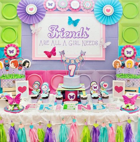 A Charming & GIRLY Lego Friends Birthday Party // Hostess with the Mostess® Friends Birthday Party Ideas, Girls Lego Party, Lego Friends Birthday Party, Lego Friends Birthday, Lego Friends Party, Friends Birthday Party, Lego Themed Party, Friends Cake, Party Hostess