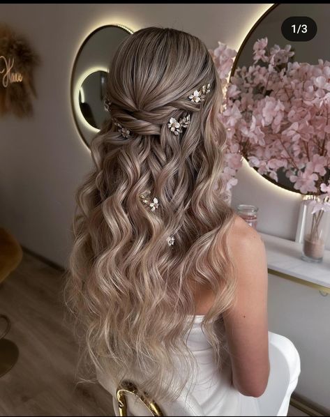 2025 Wedding Hairstyles, Wedding Hairstyles For Long Hair With Flowers, Prom Hairstyles Blonde, Engagement Party Hairstyles, Bride Half Up Half Down Hairstyles, Wedding Hair Half Up, Wedding Hair Half Up Half Down, Wedding Hair Blonde, Bedazzled Hair