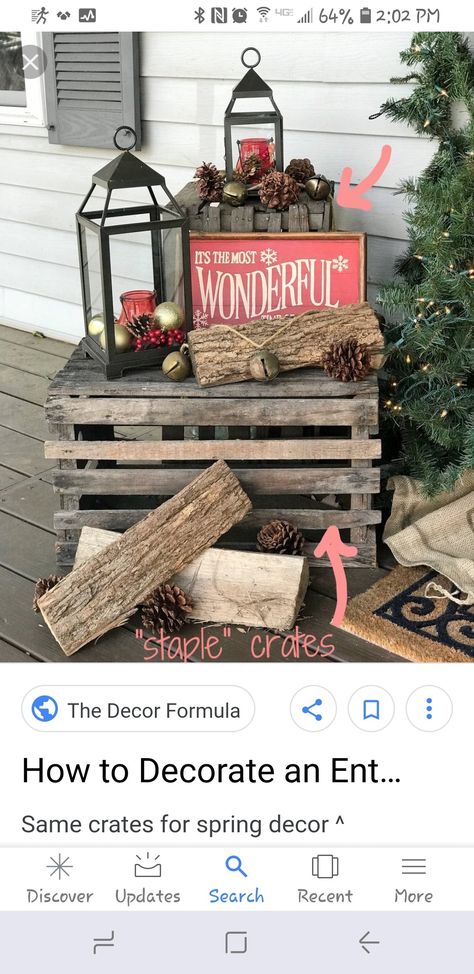 Wood Crate Front Porch Decor, Christmas Decor With Crates, Porch Crate Decor, Apple Crates Ideas Decor, Front Porch Christmas Decorations Ideas, Christmas Crates Ideas, Christmas Crate Ideas, Rustic Outdoor Christmas Decorations, Wooden Crates Christmas