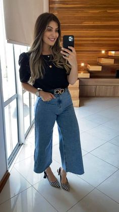 Culottes Outfit, Job Clothes, Outfits Con Jeans, Modest Casual Outfits, Casual Chic Outfit, Summer Fits, Fashion Mistakes, Looks Chic, Mom Outfits