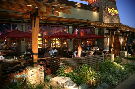 Around town ~ Lazy Dog Cafe at The Oaks mall 91360 Lazy Dog Restaurant, Dog Friendly Restaurant, Dog Restaurant, Hamburger Patty, Dog Friendly Vacation, Grilled Chicken Breast, Lake Village, Dog Cafe, Westlake Village