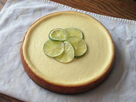 Key Lime Cheesecake Lime Dessert Recipes, Key Lime Cheesecake Recipe, Lime Desserts, Key Lime Cheesecake, Banana Cheesecake, Lime Recipes, Cookie Cakes, Lime Cheesecake, Best Cheesecake