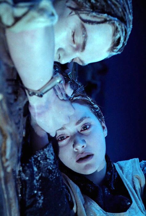 Titanic Movie Scenes, Titanic Art, Titanic 1997, Leo And Kate, City Life Photography, Jack Rose, Beau Film, Leonardo Dicaprio 90s, Titanic Movie