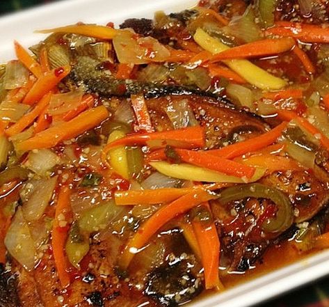 BANGUS ESCABECHE - Mama's Guide Recipes Fish Escabeche, Bangus Recipe, Escabeche Recipe, Tilapia Recipes, Cooking Seafood, Filipino Dishes, Pinoy Food, Filipino Recipes, Red Bell Pepper