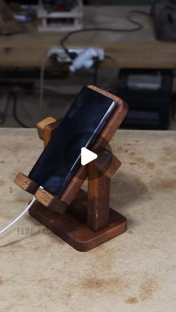 Phone Stands Diy, Ipad Stand Diy, Diy Phone Stand, Wooden Phone Stand, Wooden Phone Holder, Wood Phone Stand, Diy Holder, Phone Stand, Phone Holder