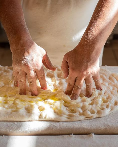 Italian Bakery, Italian Deli, Food Photoshoot, Cooking Bread, Italian Lifestyle, Easter Bread, Restaurant Photography, Italian Bread, Italian Kitchen