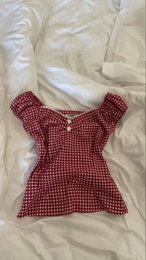 Coquette Outfit Classy, French Vintage Clothing, French Coquette Outfits, Soft Vintage Outfits, Red Tops Aesthetic, Old Americana Outfits, Born To Die Summer Outfits, Soft Pink Clothes, Coquette Sewing Ideas