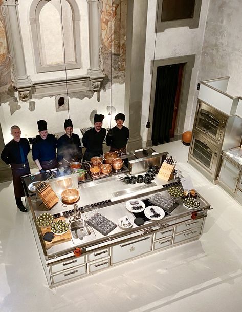 Culinary Experience, Life Kitchen, Chefs Table, Restaurant Kitchen, Italian Cooking, Cooking Equipment, Best Chef, Architecture Design Concept, Fine Dining Restaurant