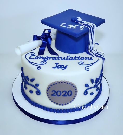 Graduation Cake Ideas, High School Graduation Cakes, College Graduation Cakes, Graduation Cake Designs, Cake Paris, Cake Designs For Boy, Red Birthday Cakes, Graduation Food, Graduation Party Cake