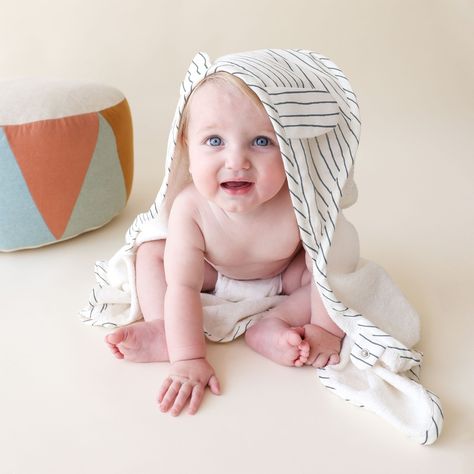 Wrap little ones up nice and snug with this soft and luxuriously fluffy eco-friendly organic cotton hooded bath towel and beach poncho. 🛁⁠ ⁠ 🔗 Shop Organic Cotton Hooded Baby Towel (Link in bio)⁠ ⁠ #organicbathtowels #babybathtowels #makemakeorganics Beach Poncho, Toddler Bath, Baby Bath Towel, Facebook Design, Hooded Bath Towels, Hooded Baby Towel, Organic Bath Products, Wool Dryer Balls, Baby Towel