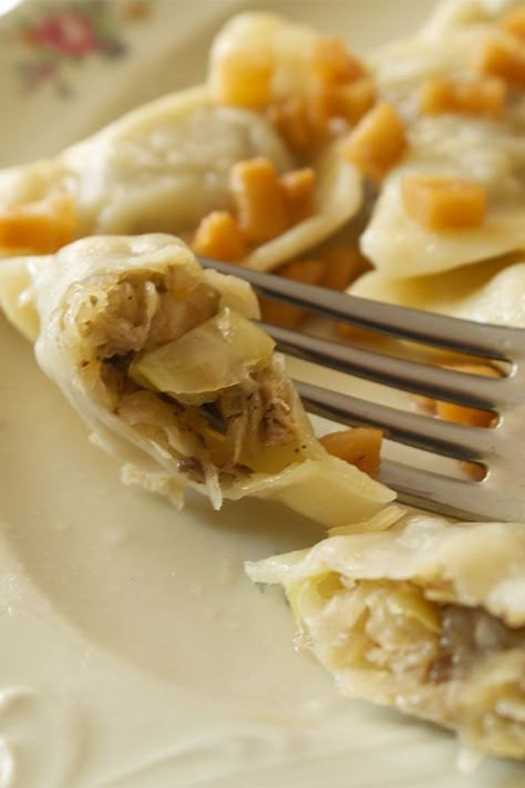 Pierogi Dough, Pierogi Recipes, Homemade Dumplings Recipe, Dumpling Recipes, Polish Dishes, Pierogi Recipe, Polish Foods, Polish Christmas, Homemade Dumplings