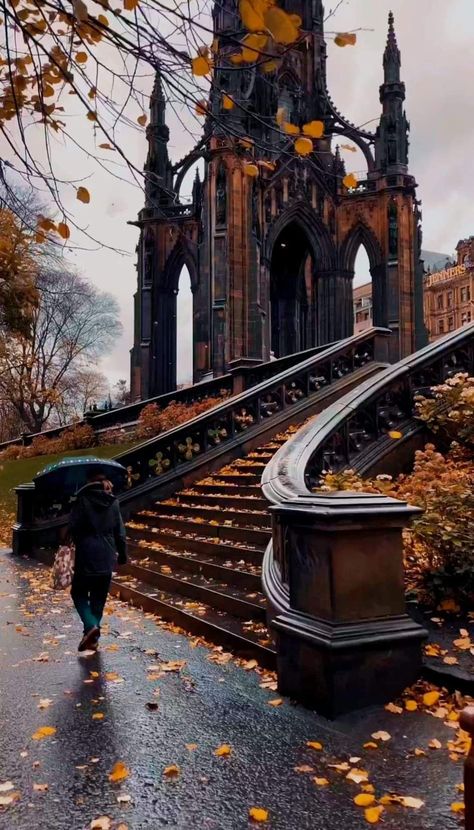 Scotland Wallpaper, Scotland Aesthetic, Scott Monument, Edinburgh City, Autumn Colours, Dark Academia Aesthetic, Fall Travel, Edinburgh Scotland, Academia Aesthetic