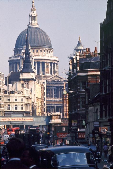 Fleet Street, 1973 80s London, Life In London, Fleet Street, Hidden Beauty, Vintage Everyday, London Bus, Old London, London Photos, London Love