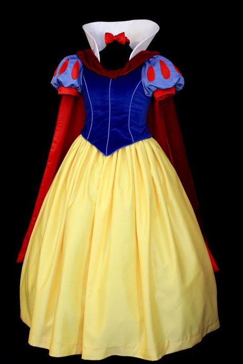 A closer look at what The Disney version of Snow White's costume looks like.  Note the cape around the neck, because that is featured in some pictures with Snow White at the parks. Snow White Costume Kids, Snow White Cosplay, Snow White Birthday Party, Snow White Dresses, Snow White Costume, Costume Disney, Snow White Birthday, Snow White Party, Disney Princess Dresses