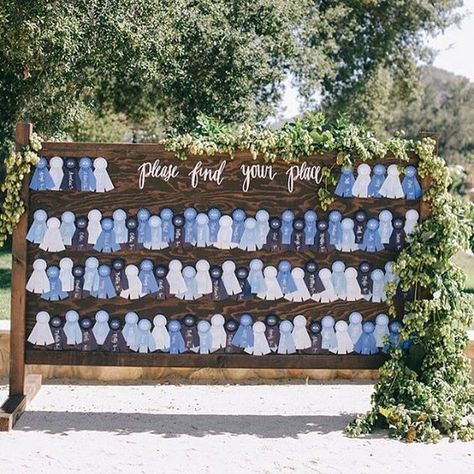 Adorable way for wedding guests to find their seats! Horse Wedding Theme, Wedding Locations California, Kentucky Derby Wedding, Equestrian Wedding, Horse Wedding, Horses Theme, Equestrian Decor, 100 Layer Cake, Cute Wedding Ideas