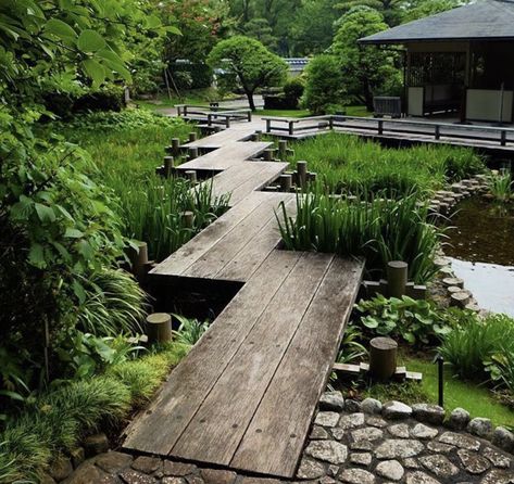 Japanese Walkway, Japanese Landscape Design, Beautiful Japanese Gardens, Japanese Garden Landscape, Zen Garden Design, Front Garden Design, Japan Garden, Backyard Oasis Ideas, Meditation Garden