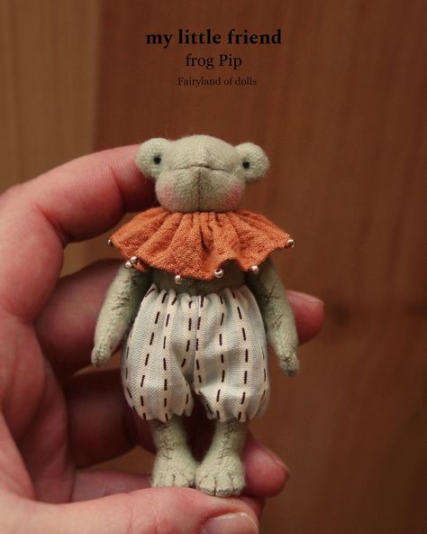 #wooldoll #minidoll #littledoll #spring #doll #ooakdoll #dollmaker #springtime | Instagram Wool Dolls, Sewing Stuffed Animals, Art Dolls Handmade, Clay Art Projects, Cute Stuffed Animals, Doll Maker, April 20, Cute Toys, Crafty Diy