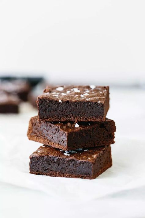 Paleo Brownies (Decadent Fudgy Brownies!) | Downshiftology Chocolate Chunk Brownies, Paleo Brownies, Flourless Brownies, Brownie Recipes Healthy, Perfect Brownies, Best Brownie Recipe, Sweet Potato Brownies, Homemade Almond Milk, Healthy Brownies