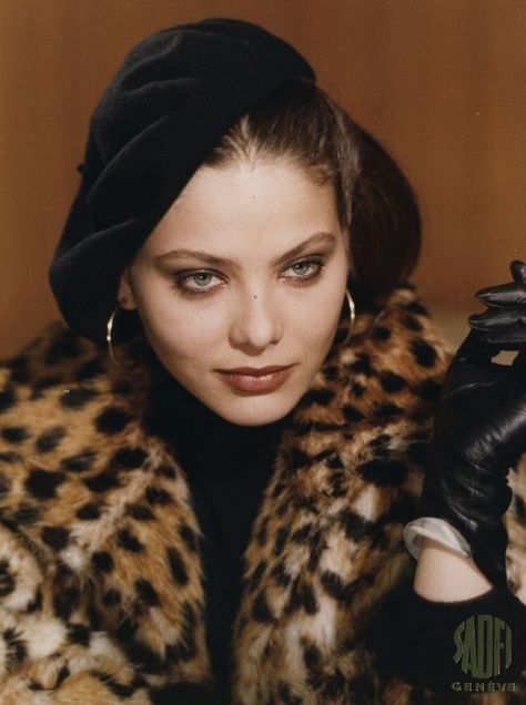 Ornella Muti, 1955 (Italia) Ornella Muti, Carla Bruni, Italian Beauty, Italian Actress, Milla Jovovich, Monica Bellucci, Sophia Loren, Classy Women, Old Hollywood