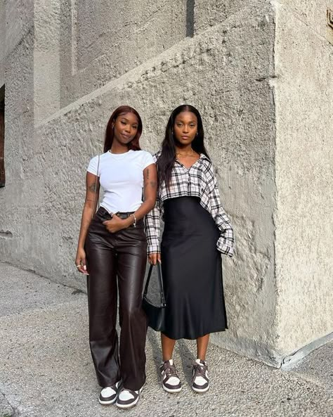 Womens Smart Casual Outfits Summer, Cute Long Skirt Outfits Black Women, Fall Style 2023 Black Women, Summer Business Casual Black Women, Brunch With Friends Aesthetic Outfit, Corporate Outfits For School, Modest Fashion Mid Size, Modesty Outfits Black Women, Sara Jakes Roberts Outfits