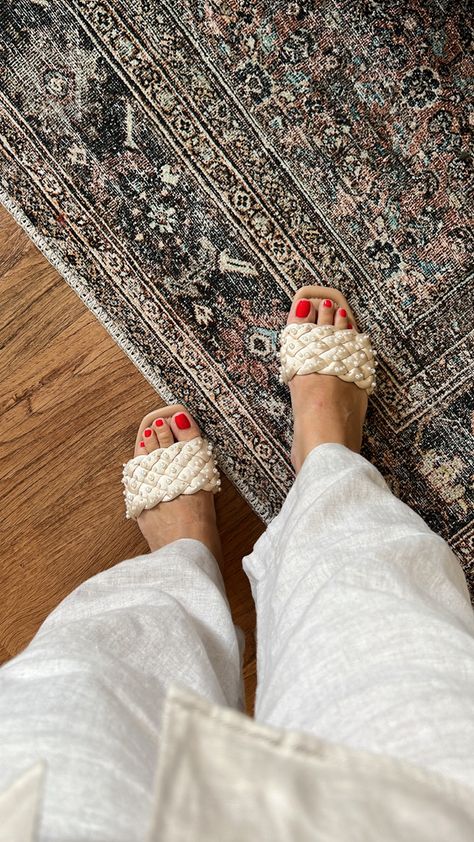 Overhead shot of feet with red toe nails in Pearl studded sandals from Target and wide leg linen pants. Standing on a beautiful traditional Loloi rug. Red Pedicure, Spring Pedicure, Pearl Sandals, Daily Outfit Inspiration, Target Rug, Summer Flats, Traditional Rug, Summer Sandals, Rug Bedroom