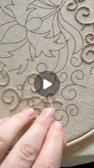 Jacobean Embroidery Stitches, Jacobean Crewel Embroidery, Crewel Embroidery Patterns Free, Wool Embroidery Patterns, Line Stitch Embroidery, Chain Stitch Embroidery Design Pattern, Jacobean Crewelwork, Chain Stitch Design, Embroidery Types