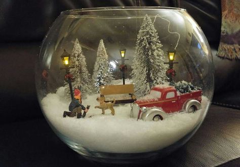 My fish bowl Christmas creation Christmas Fish Bowl Centerpiece, Fish Bowl Snow Globe, Large Fish Bowl Decor Ideas, Fish Bowl Christmas Centerpiece, Glass Bowl Christmas Decorations, Fish Bowl Christmas Decorations, Fishbowl Christmas Decoration, Christmas Fish Bowl Ideas, Fish Bowl Christmas Ideas