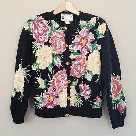 Bee Cardigan, Knit Flowers, Hand Knit Sweater, Cardigan Vintage, Knitted Flowers, Gold Bee, Floral Sweater, Vintage Cardigan, Hand Knitted Sweaters