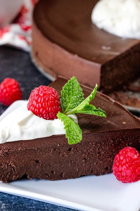 Silky Smooth Flourless Chocolate Torta Flourless Chocolate Tart, Flourless Torte, Best Strawberry Cake Recipe, Flourless Cake Recipes, Flourless Chocolate Torte, Flourless Chocolate Cake Recipe, Strawberry Cake Easy, Pineapple Cake Recipe, Flourless Chocolate Cake