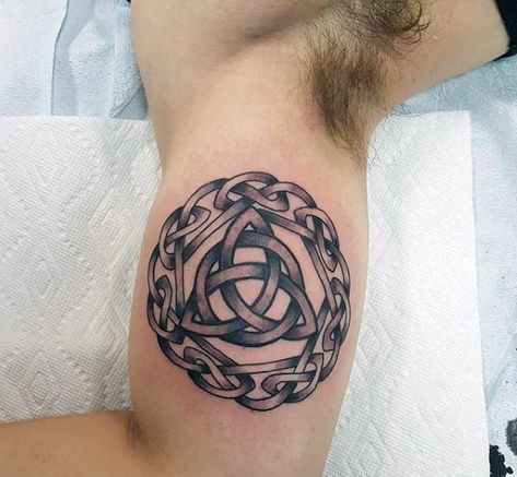 Top 57 Triquetra Tattoo Ideas - [2021 Inspiration Guide] Celtic Tattoo Family, Knotwork Tattoo, Triquetra Tattoo, Celtic Tattoo Symbols, Michael Tattoo, Trinity Tattoo, Celtic Braid, Celtic Knot Tattoo, Tattoo Symbols