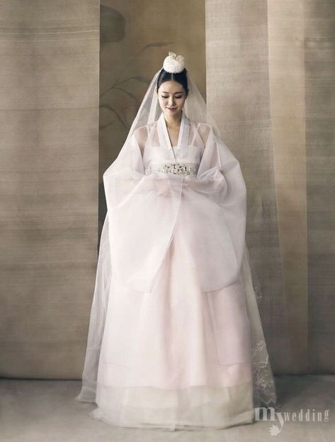 Korean Wedding Dress Traditional, Wedding Hanbok, Wedding Dresses Korean, Hanbok Wedding Dress, Hanbok Wedding, Korean Wedding Dress, Hanbok Dress, Wedding Dress Gallery, Korean Traditional Dress