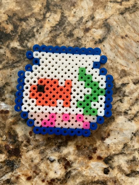 Cute Pearl Bead Ideas, Perler Bead Patterns Fish, Melted Beads, Perler Beads Easy, Fish Bowl Perler Beads, Perler Bead Fish Bowl, Parlor Beads Ideas, Perler Beads Designs Easy, Perler Bead Fish